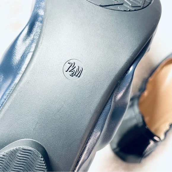 🥿 NWB Adrienne Vittadini Cadeeno Patent Faux Leather Ballet Flats – Size 7.5 💙 - Picture 5 of 7